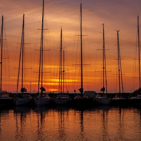 Marina, De Parel Aan De Cote D'azur * Ιέρ