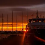 Marina, De Parel Aan De Cote D'azur Lejlighed Hyères